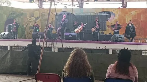 MARIACHI CRISTIANO CÁNTICOS AL REY
