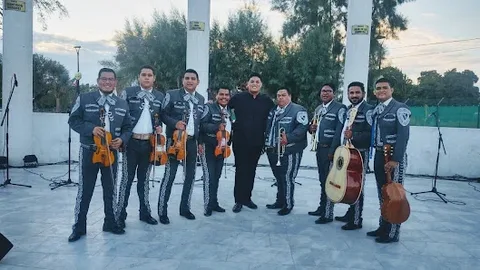 Mariachi Torreón "Es Mi Tierra"